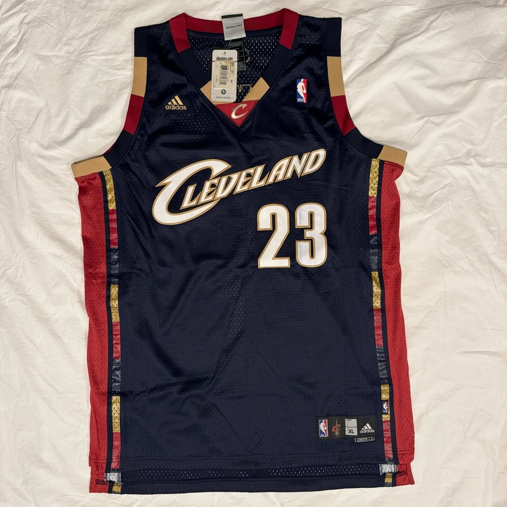 NWT Adidas Swingman LeBron James Cleveland Cavaliers Third Jersey Size XL